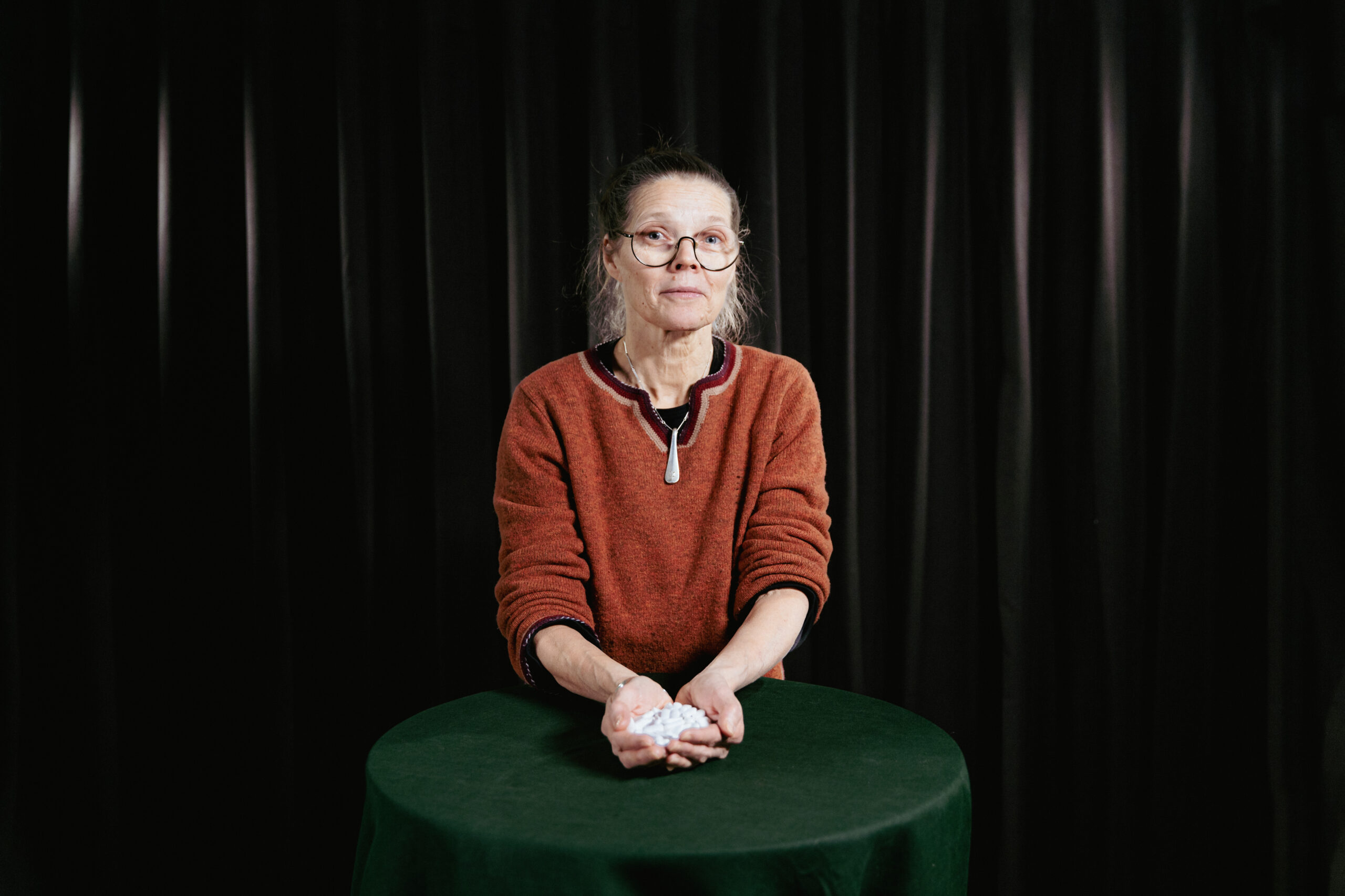 Podden Vetskap Essä: Ger vi längre ungdomar möjligheten att vara normala?